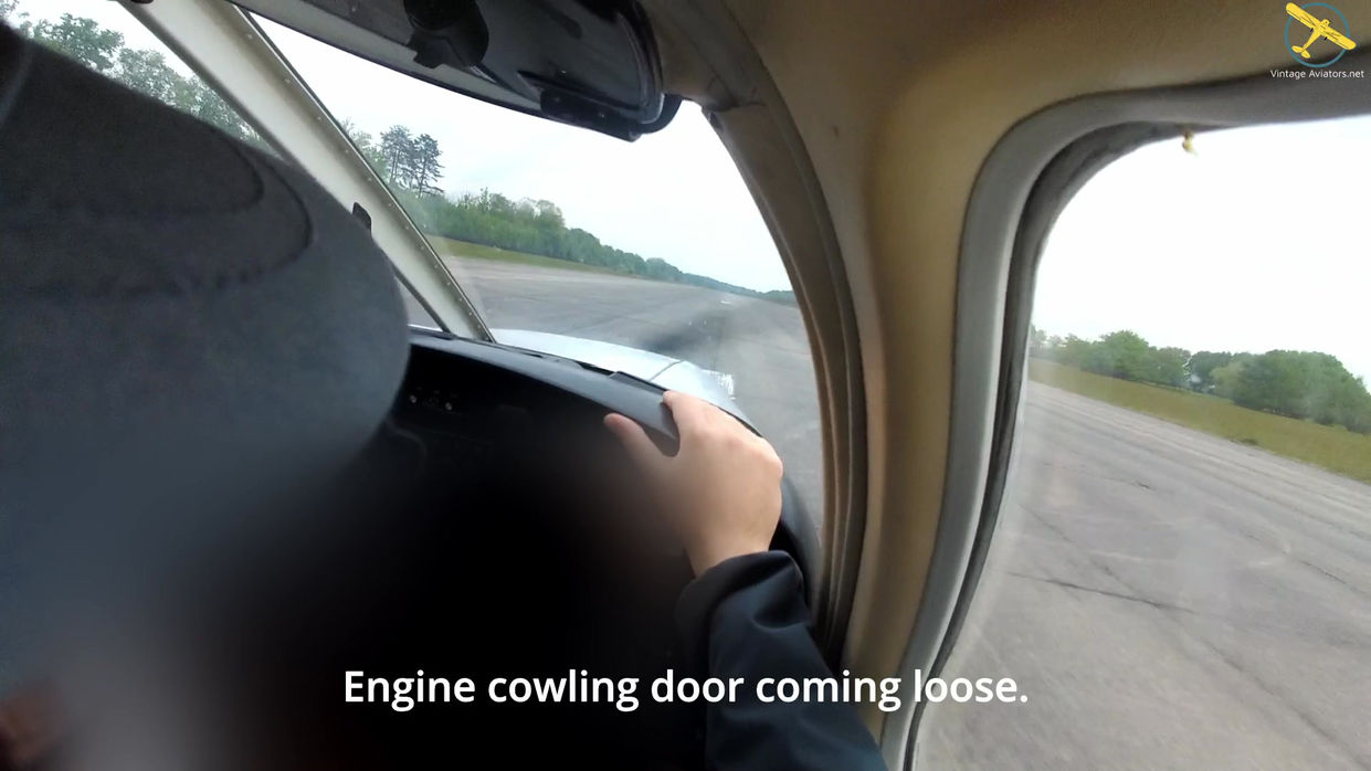 Engine cowling door opening